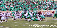 UNT Moving the ball