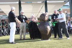 Unveiling of Eagle Statue Apogee 2011